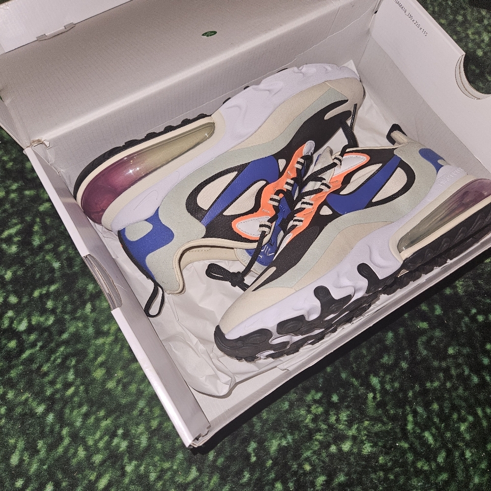 Nike Reacts 270